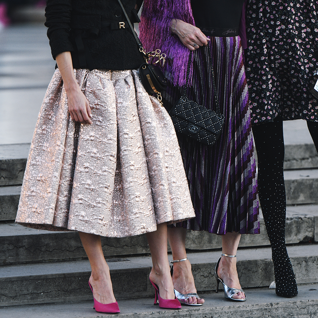 Koniec lockdownu? Sprawdź, jak się ubrać na pierwszą imprezę po pandemii i zbudować styl na nowo